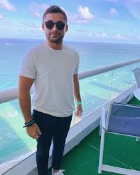 Gavin Siegel Obituary Chicago Community Mourns Resideint