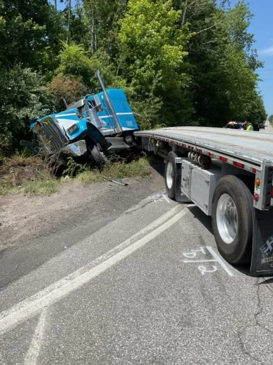 Westerlo Crash Family of Six Trips Turns Tragic in Westerlo Crash with Overturned Truck