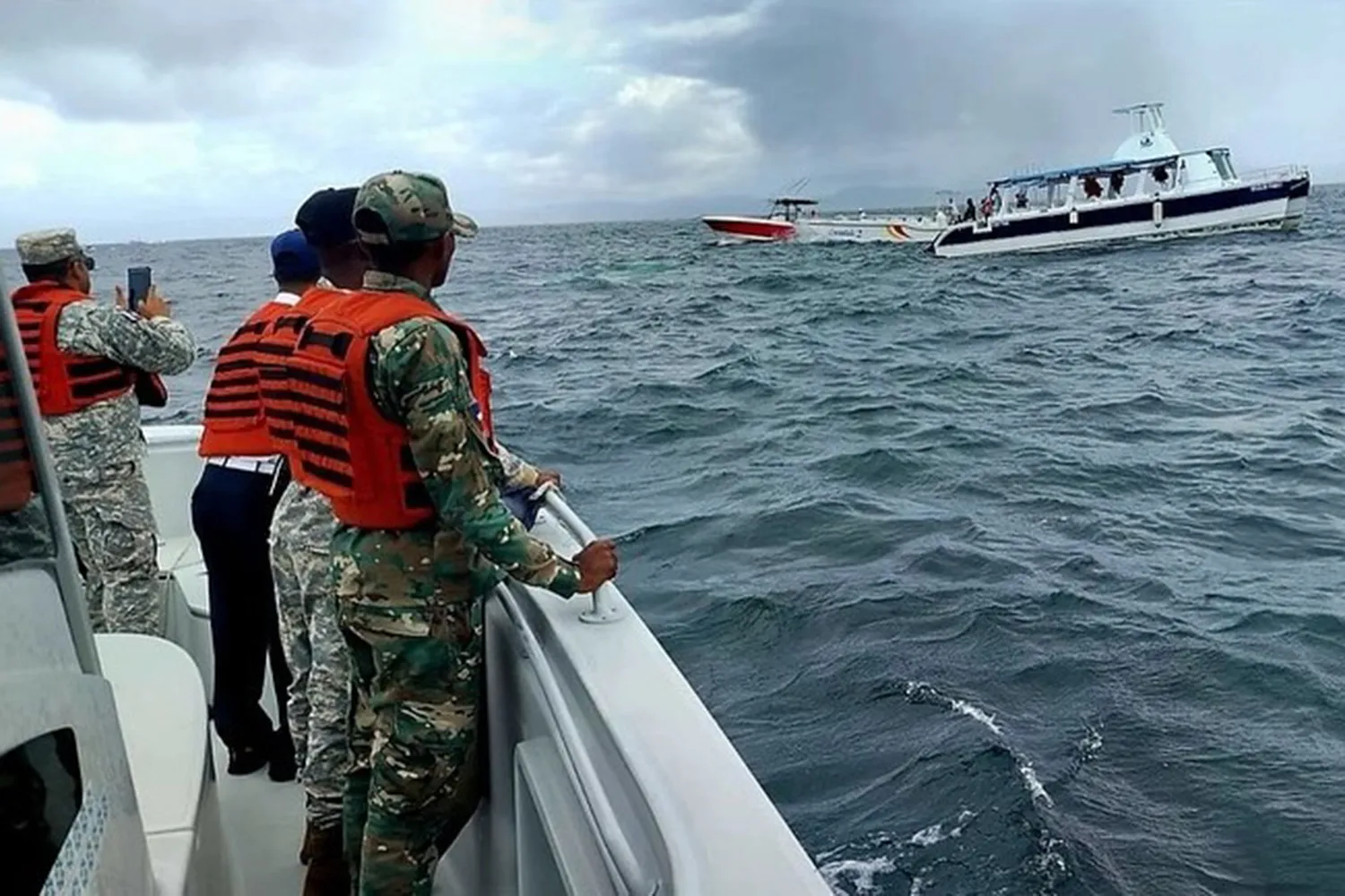 Cruise Excursion Boat Sinks in Dominican Republic’s Samaná Bay All Cruise Guests Safe