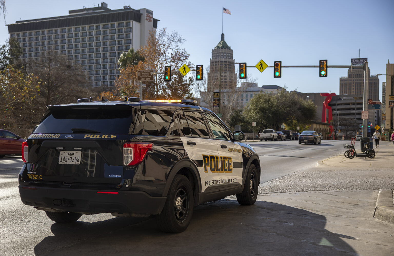 San Antonio Shooting Leaves One Dead, Two Injured After Truck Crashes ...
