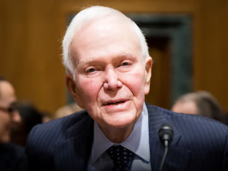 Bob Packwood, Former Oregon Senator Whose Career Ended in Historic Senate Ethics Scandal, Dies at 93