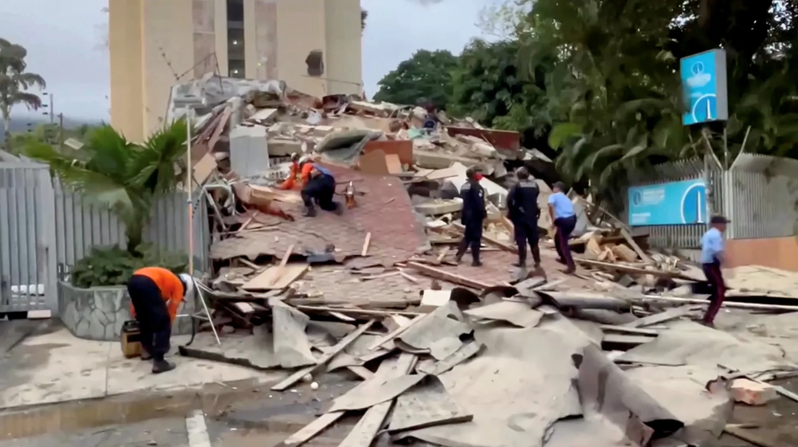 Venezuela Earthquake Today Twin 7.2 and 7.5 Quakes Collapse Buildings in Caracas