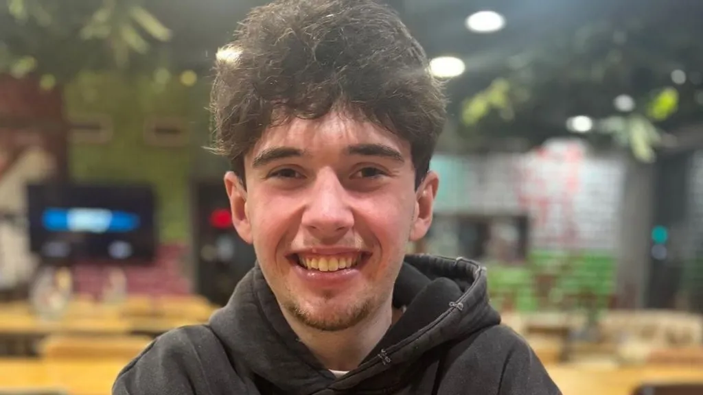 Student Nearly Dies After Accidentally Taking Too Much Paracetamol