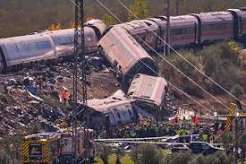 Al menos 68 muertos en choque de trenes de alta velocidad en España